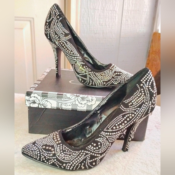 Shiekh Elegant Black Heels Covered In Rhinestone - Picture 5 of 17